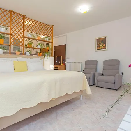 Apartment Studio Apartment Oliva