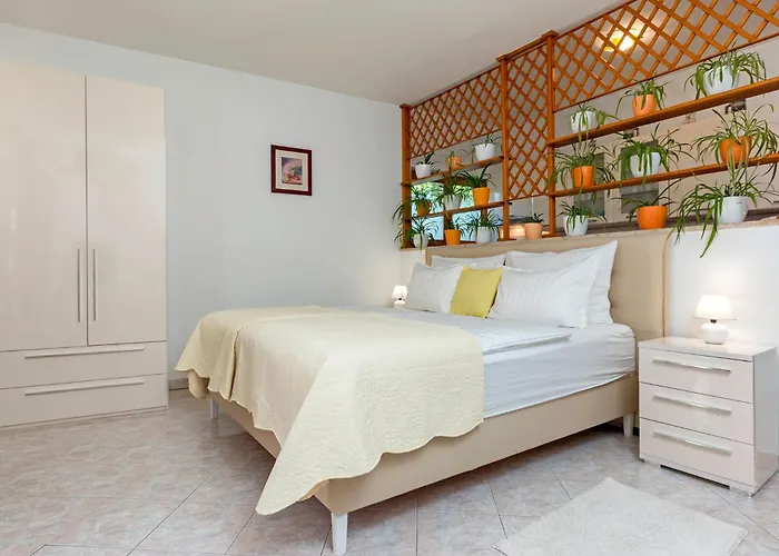 Oliva Apartman *