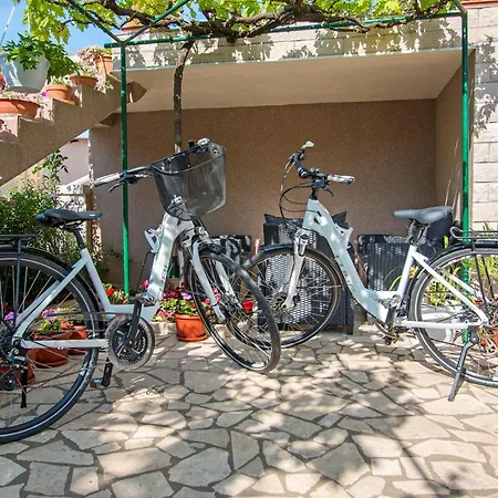 Lägenhet Studio Apartment Oliva Pula