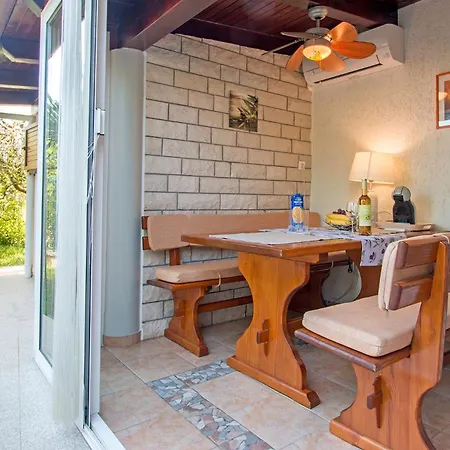 Studio Apartment Oliva Pula